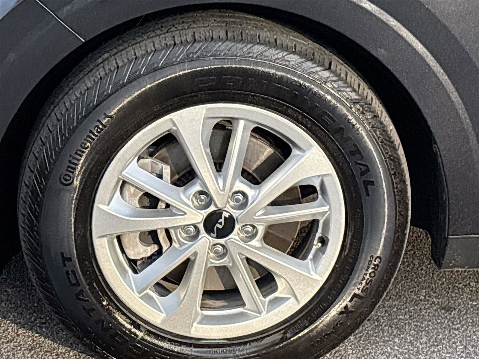 Used 2022 Kia Carnival LX image 35