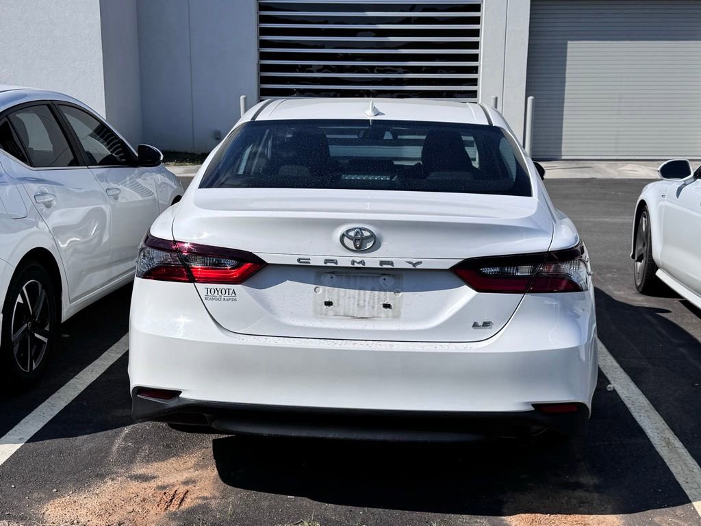 Used 2022 Toyota Camry LE FWD image 3