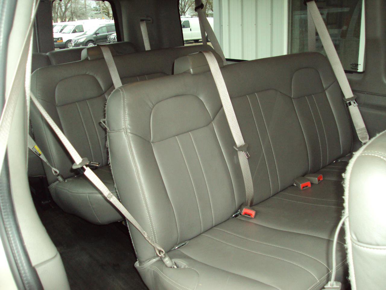 Used 2019 Chevrolet Express 3500 LS RWD image 13