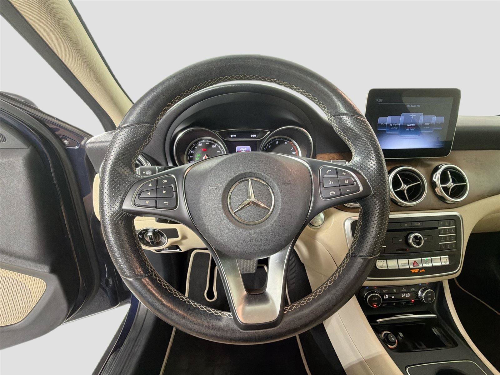 Used 2019 Mercedes-Benz GLA 250 image 12
