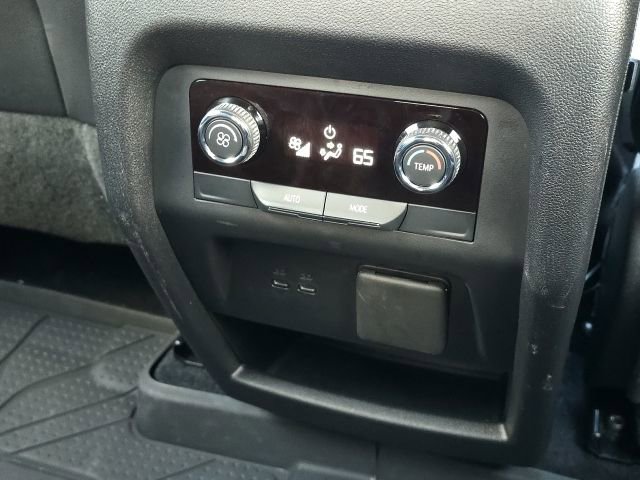 Used 2024 Chevrolet Traverse Z71 image 19