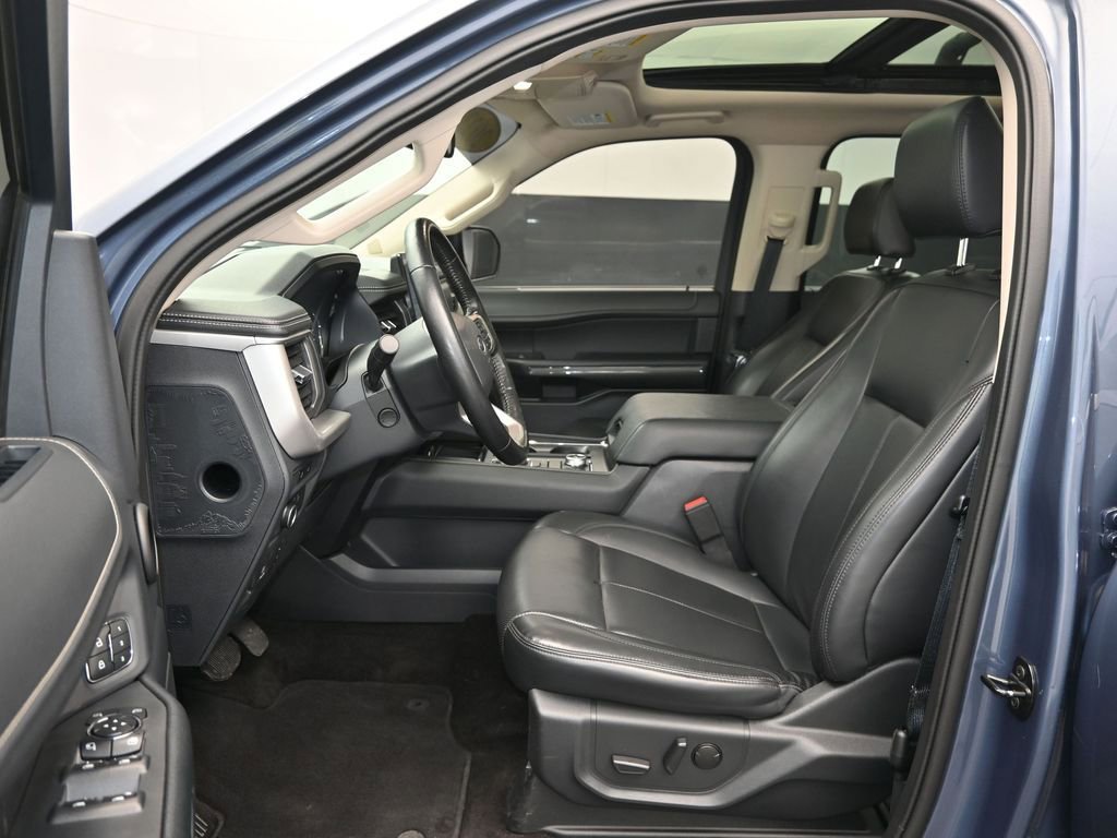 Used 2022 Ford Expedition XLT image 13