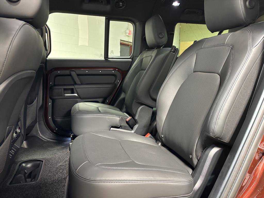 New 2026 Land Rover Defender 130 X-Dynamic SE AWD/4WD image 26