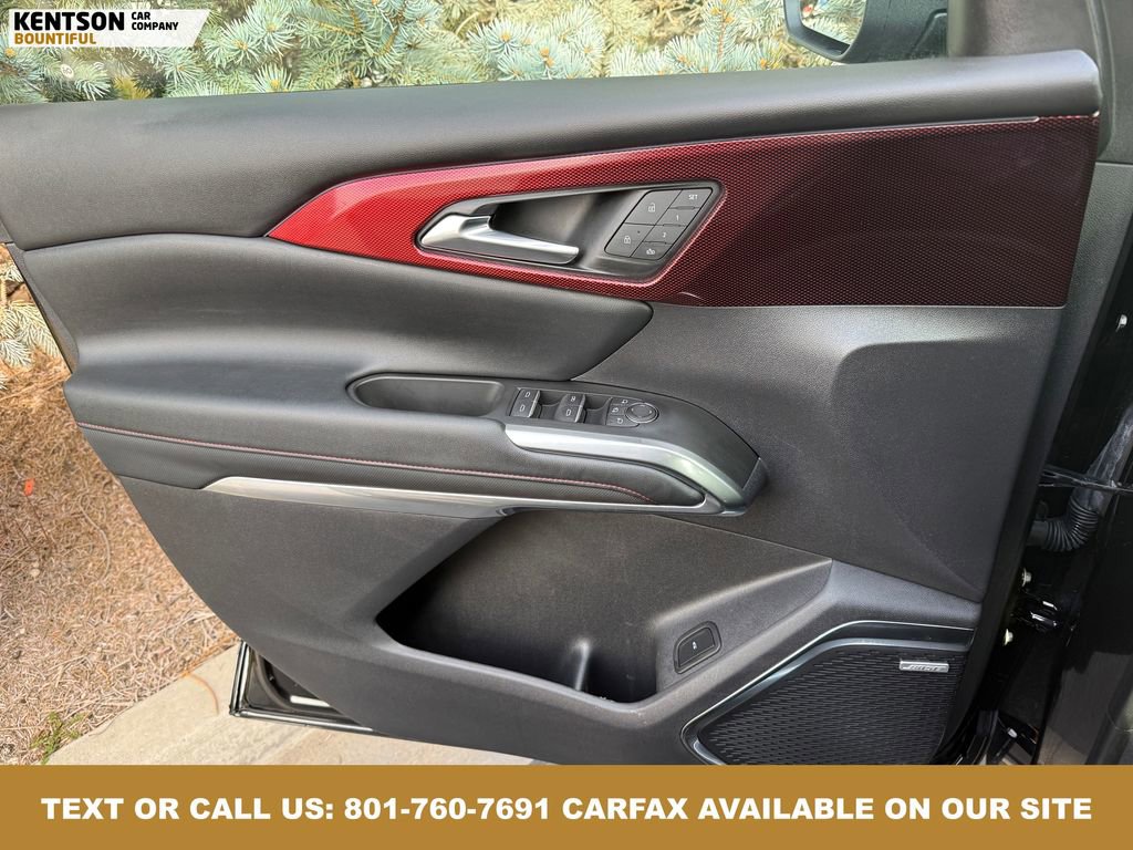 Used 2024 Chevrolet Traverse RS image 19