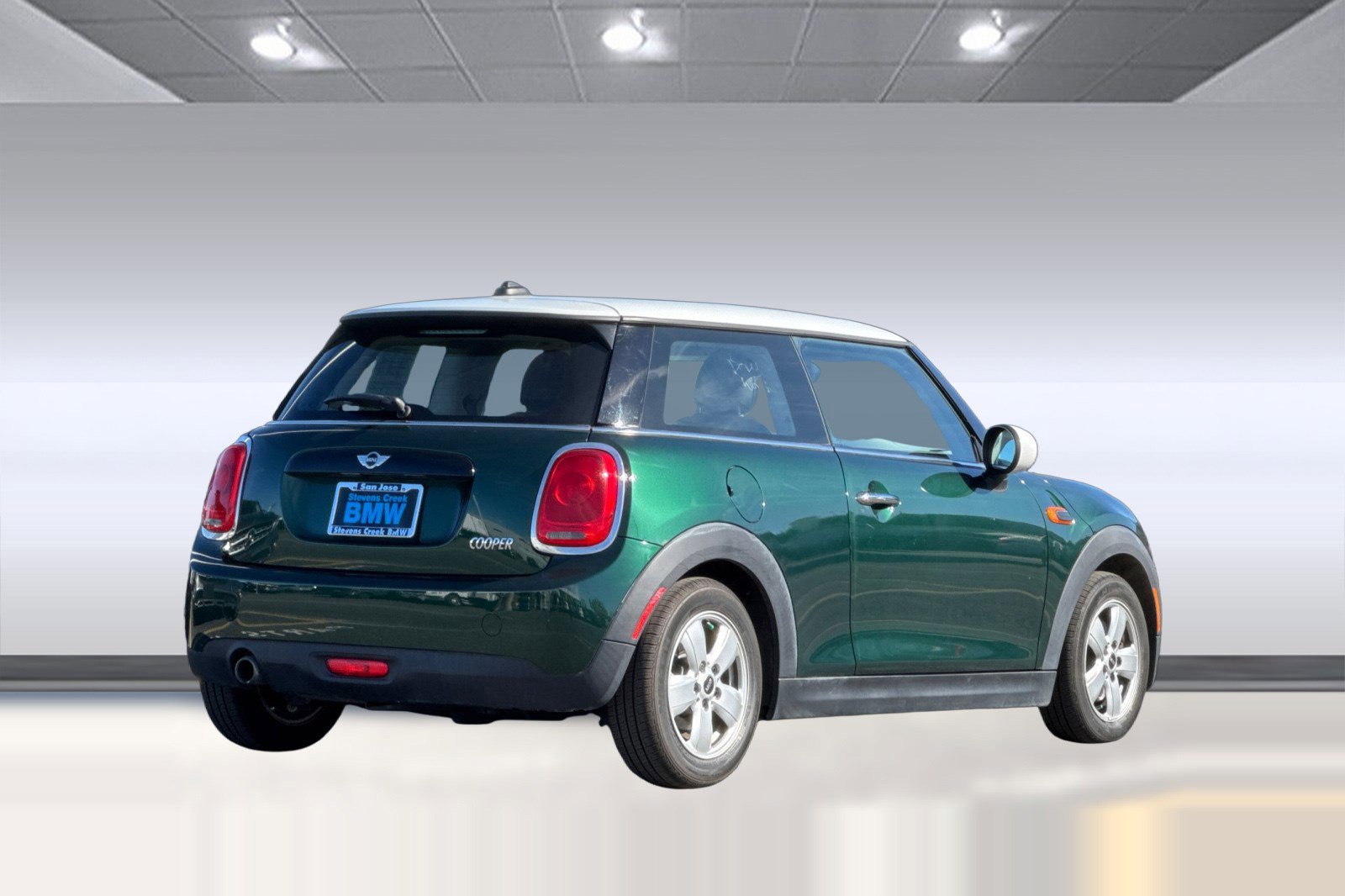 Used 2017 MINI Cooper 2-Door Hardtop image 8