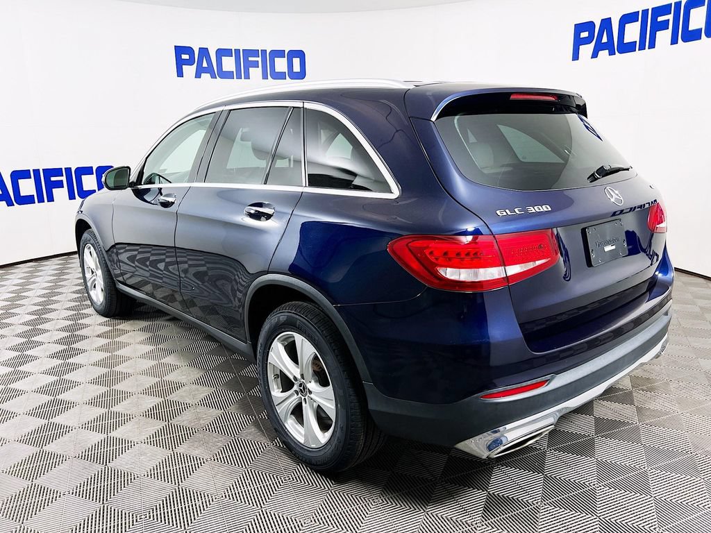 Used 2018 Mercedes-Benz GLC 300 4MATIC image 5