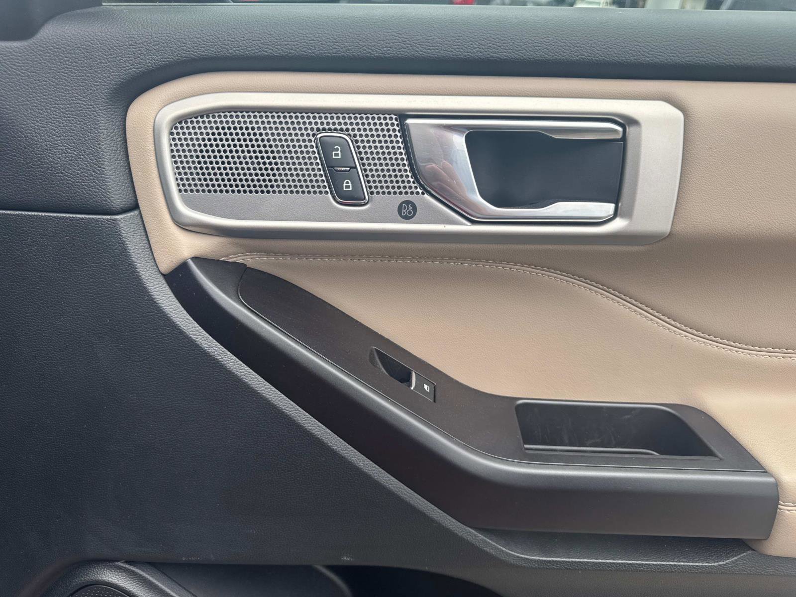 Used 2020 Ford Explorer Limited image 14