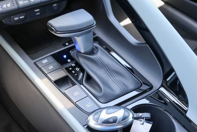 New 2026 Hyundai Elantra Limited image 17