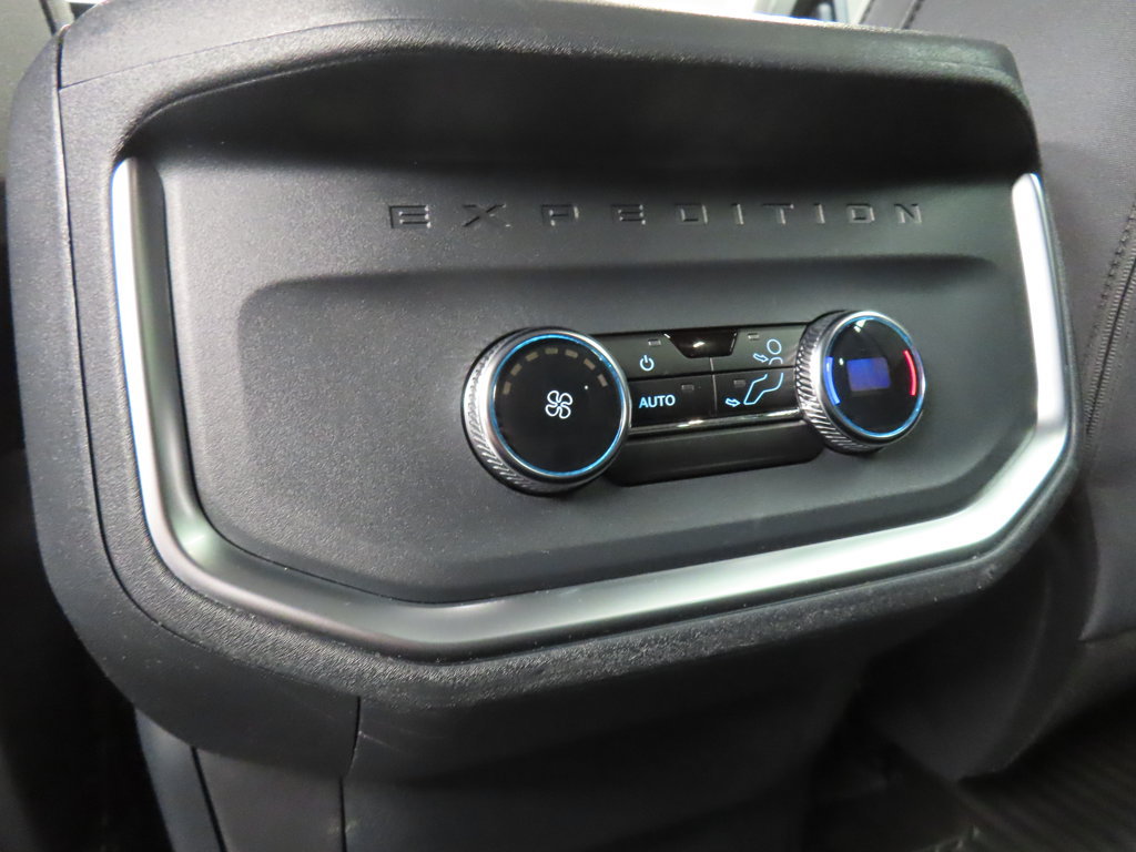 Used 2025 Ford Expedition Max Active AWD/4WD image 14