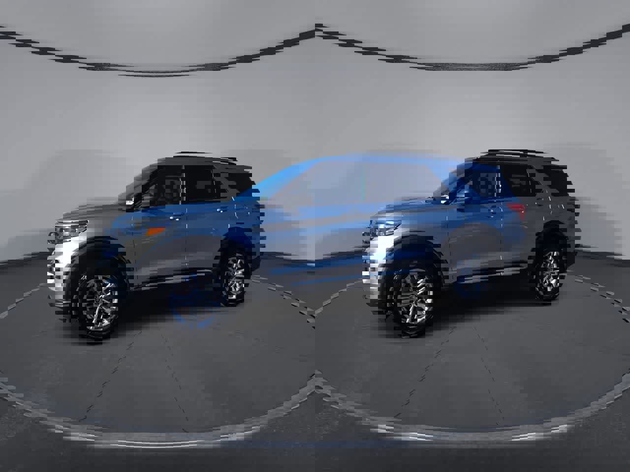 Certified 2023 Ford Explorer XLT image 4