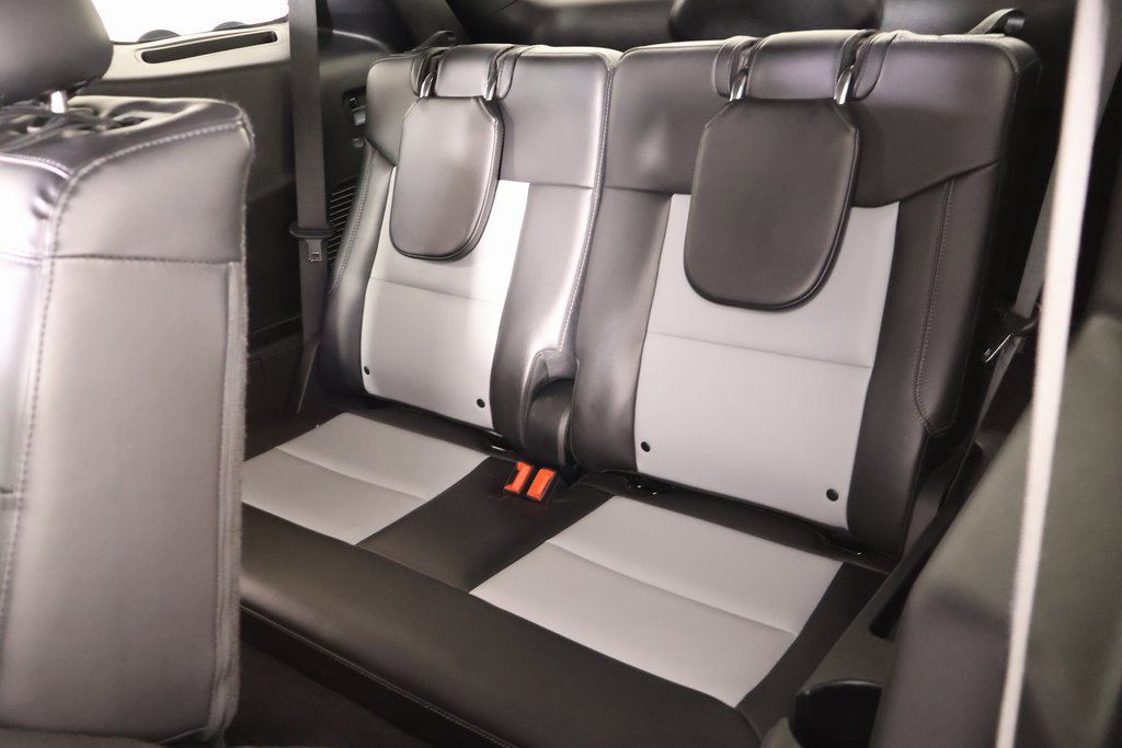 Used 2022 Ford Explorer XLT w/ Equipment Group 202A image 14