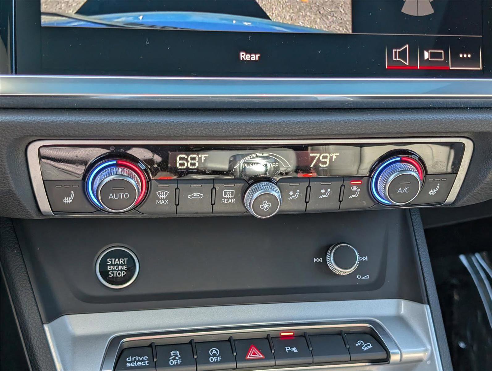 Used 2024 Audi Q3 2.0T Premium image 29