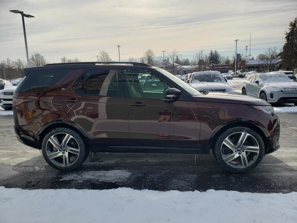New 2026 Land Rover Discovery Limited Edition image 4