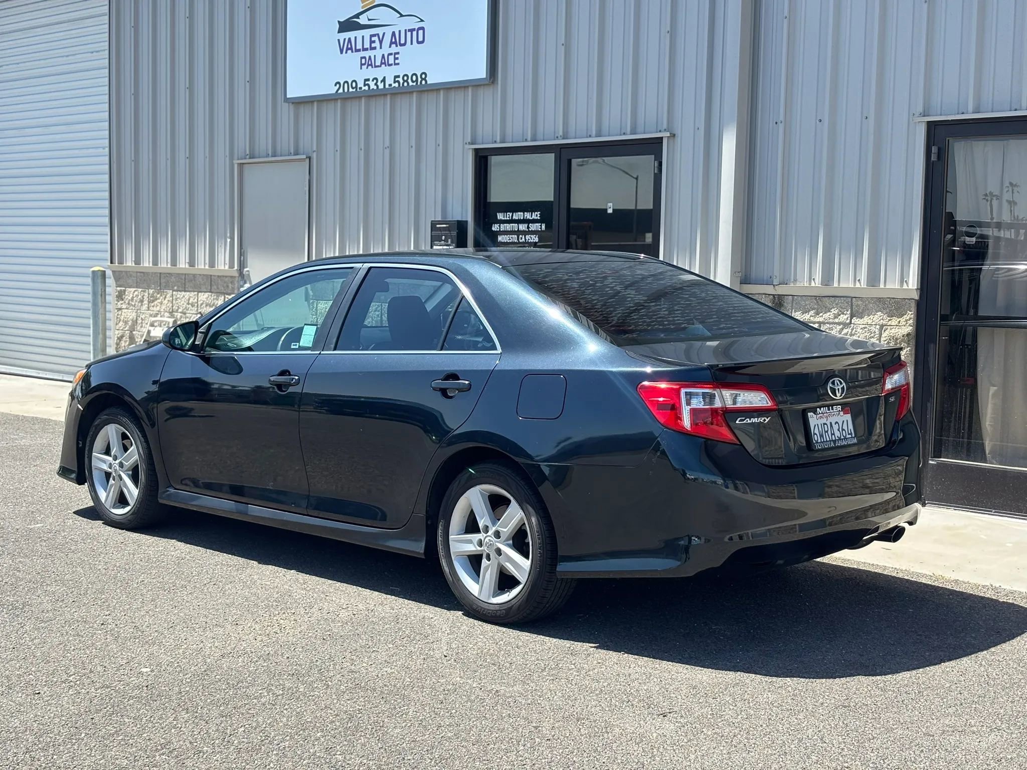 Used 2012 Toyota Camry SE FWD image 5