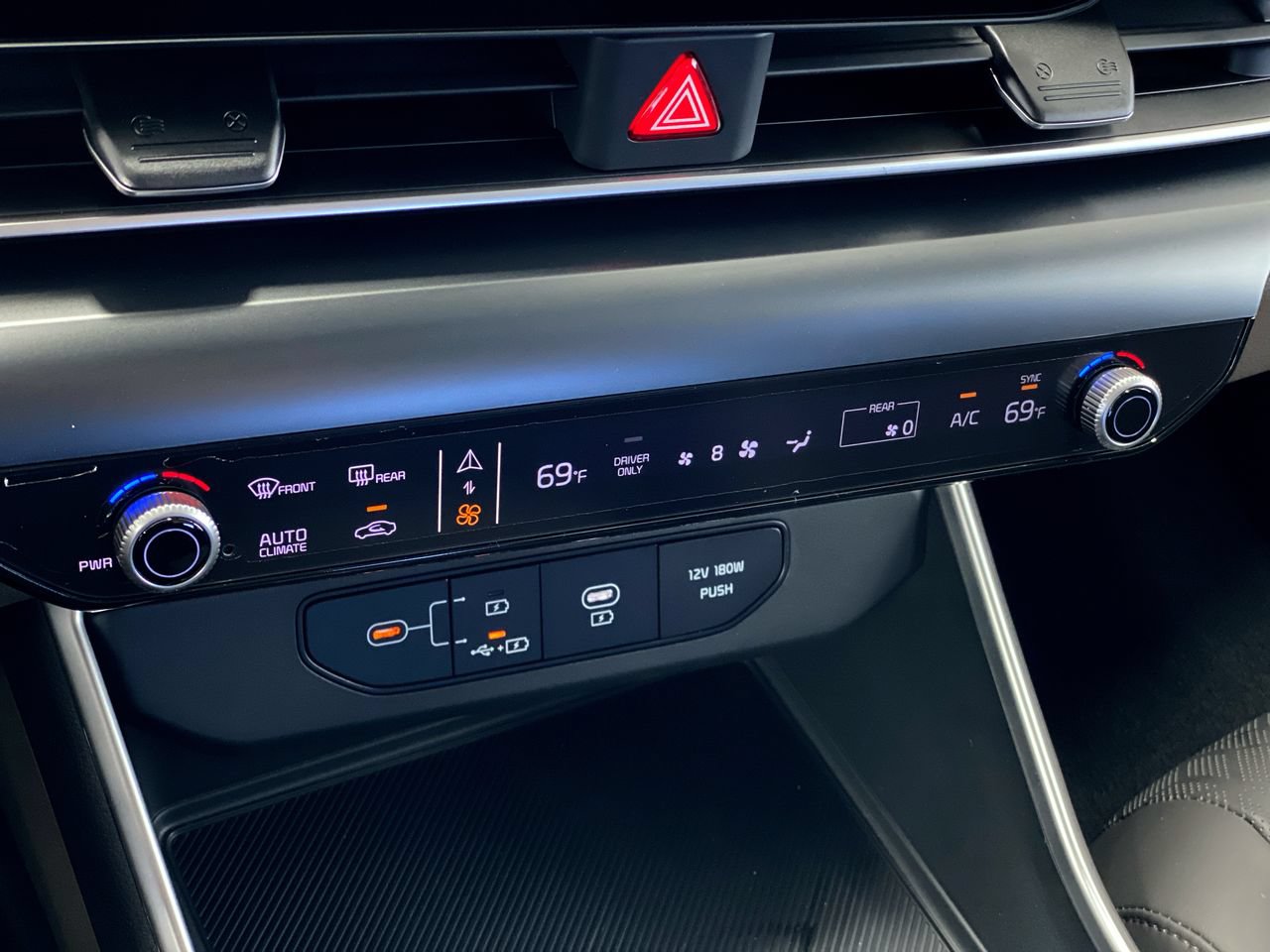 New 2027 Kia Carnival LXS FWD image 23