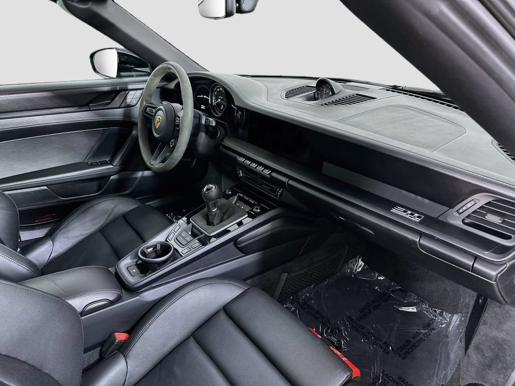 Certified 2022 Porsche 911 Targa 4 GTS AWD/4WD image 27