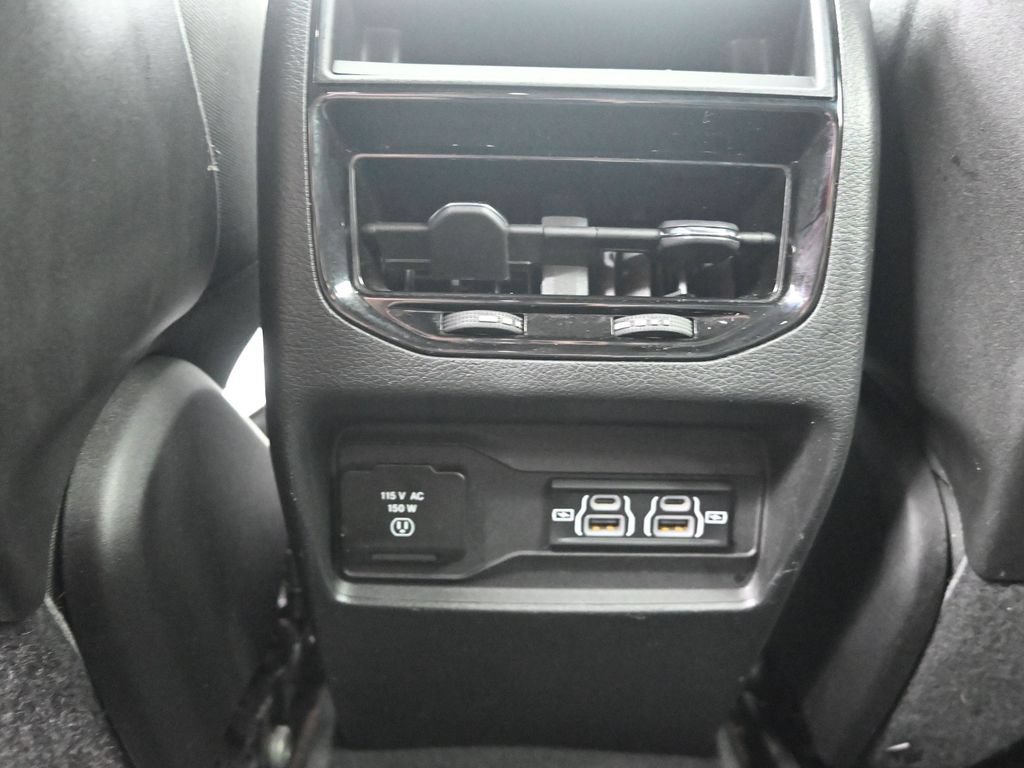 Used 2024 Jeep Grand Cherokee Altitude AWD/4WD image 33