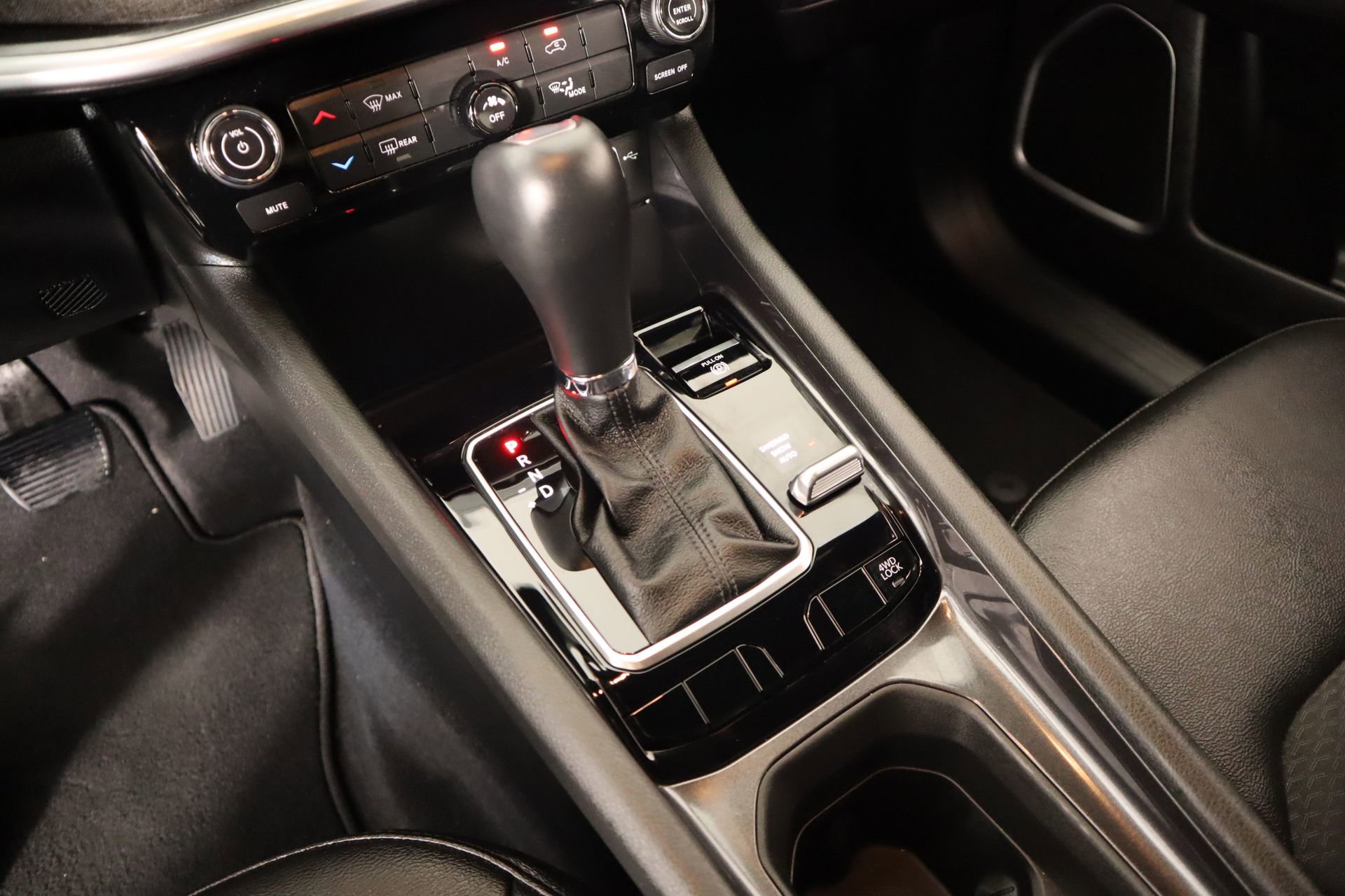 Used 2025 Jeep Compass Latitude image 6