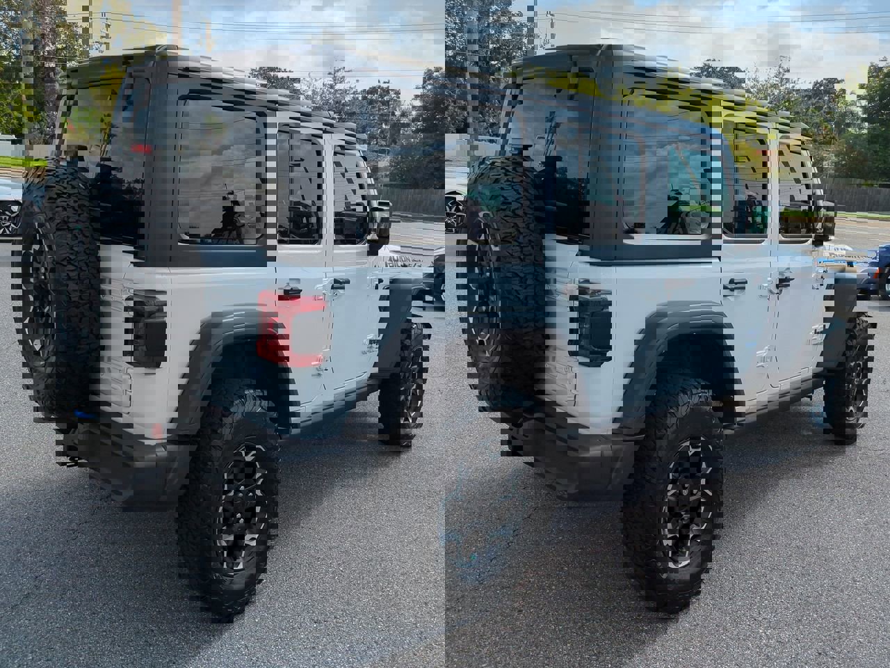 Used 2022 Jeep Wrangler Unlimited Rubicon 4xe image 4