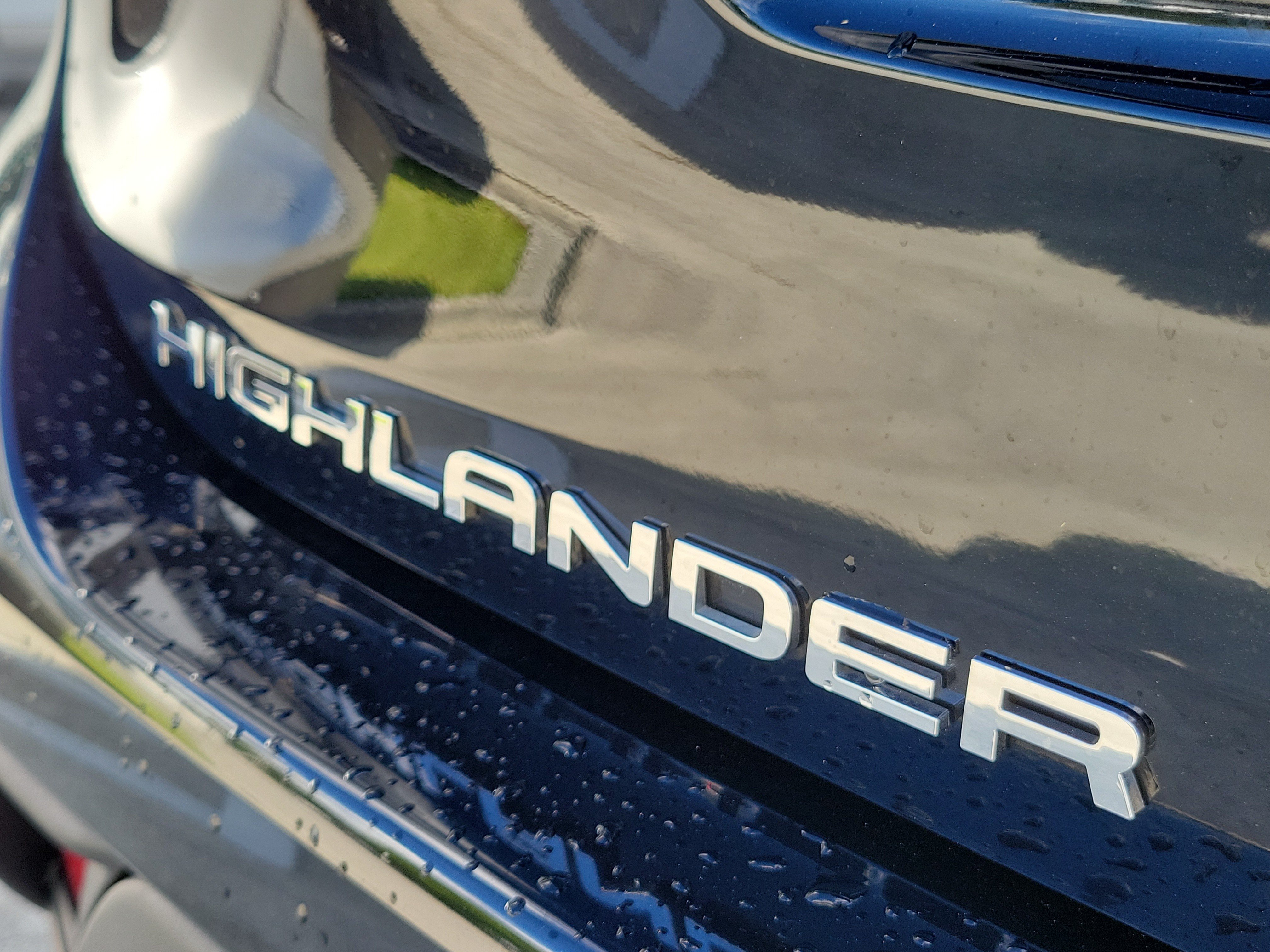 Certified 2025 Toyota Highlander XLE AWD/4WD image 10