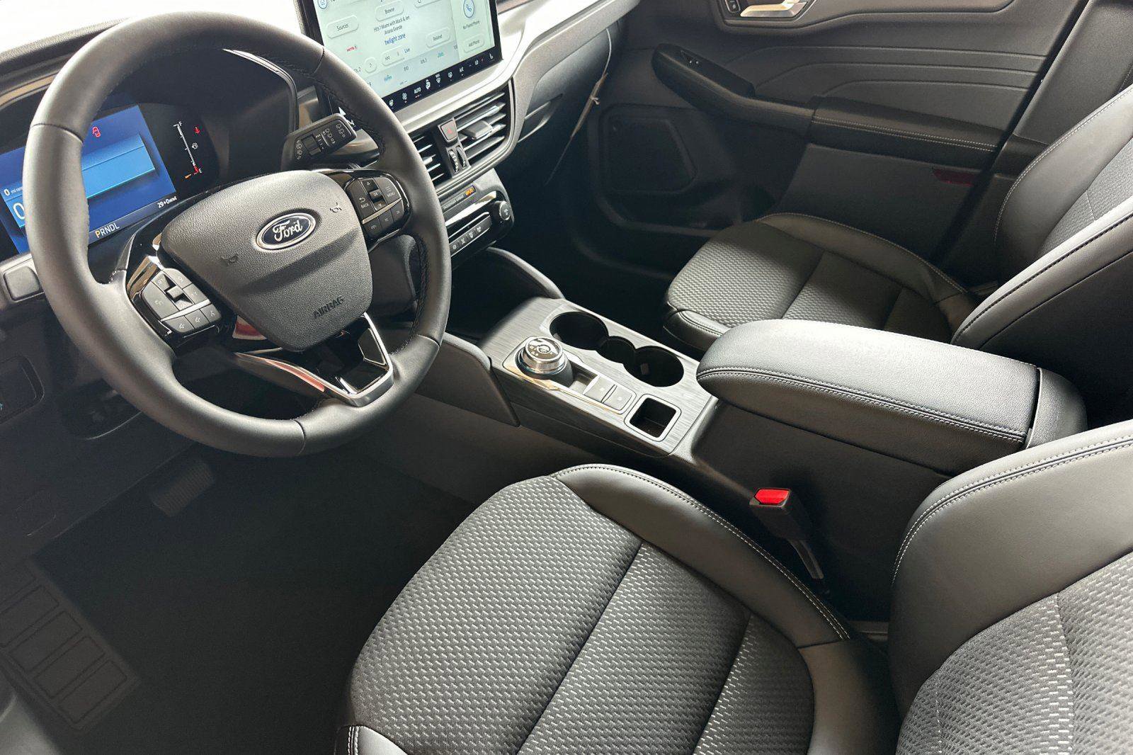 New 2025 Ford Escape SE image 7