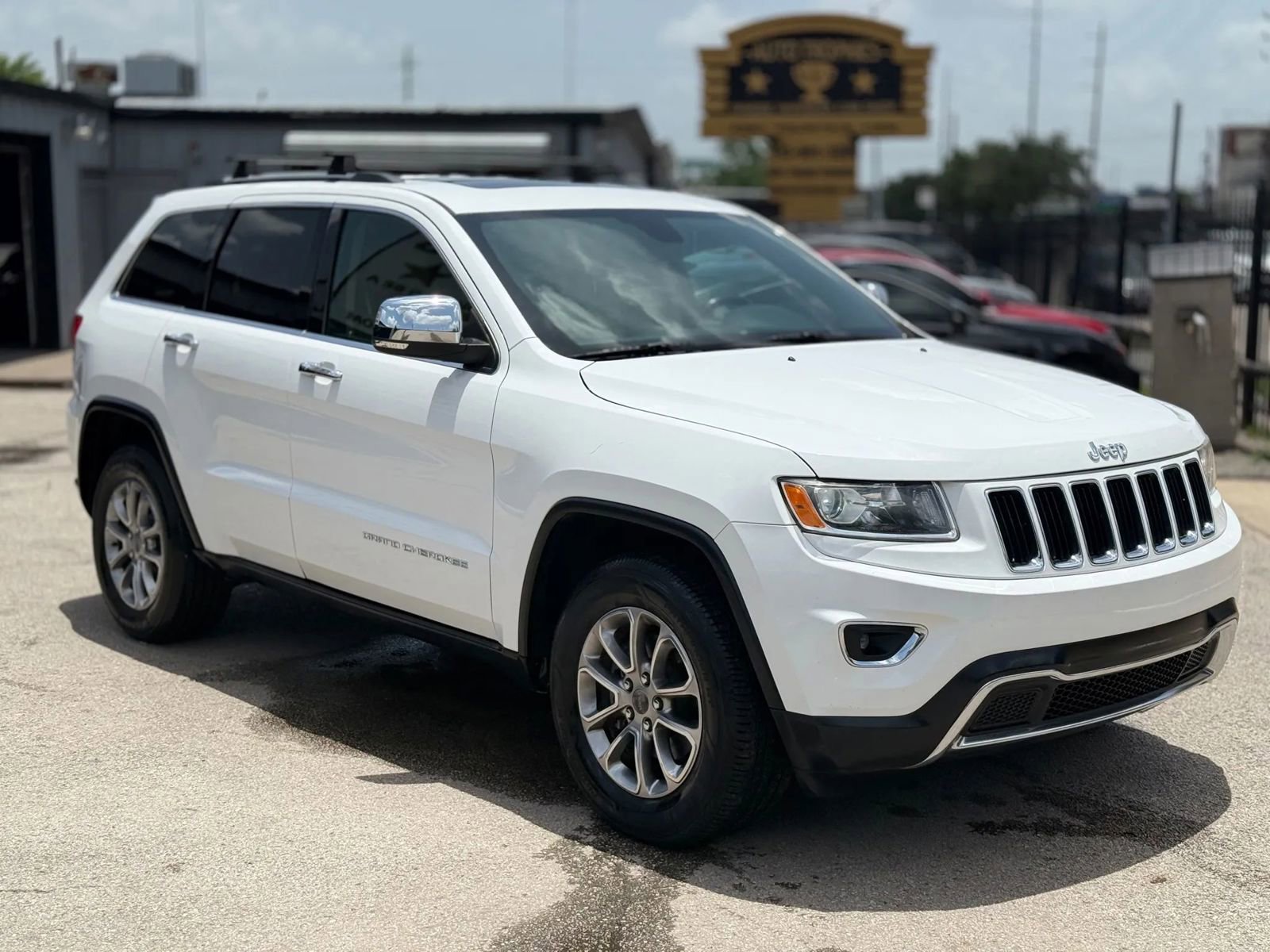 Used 2016 Jeep Grand Cherokee Limited w/ Trailer Tow Group IV RWD image 3