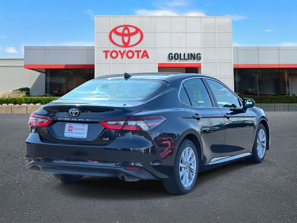 Used 2023 Toyota Camry LE FWD image 5