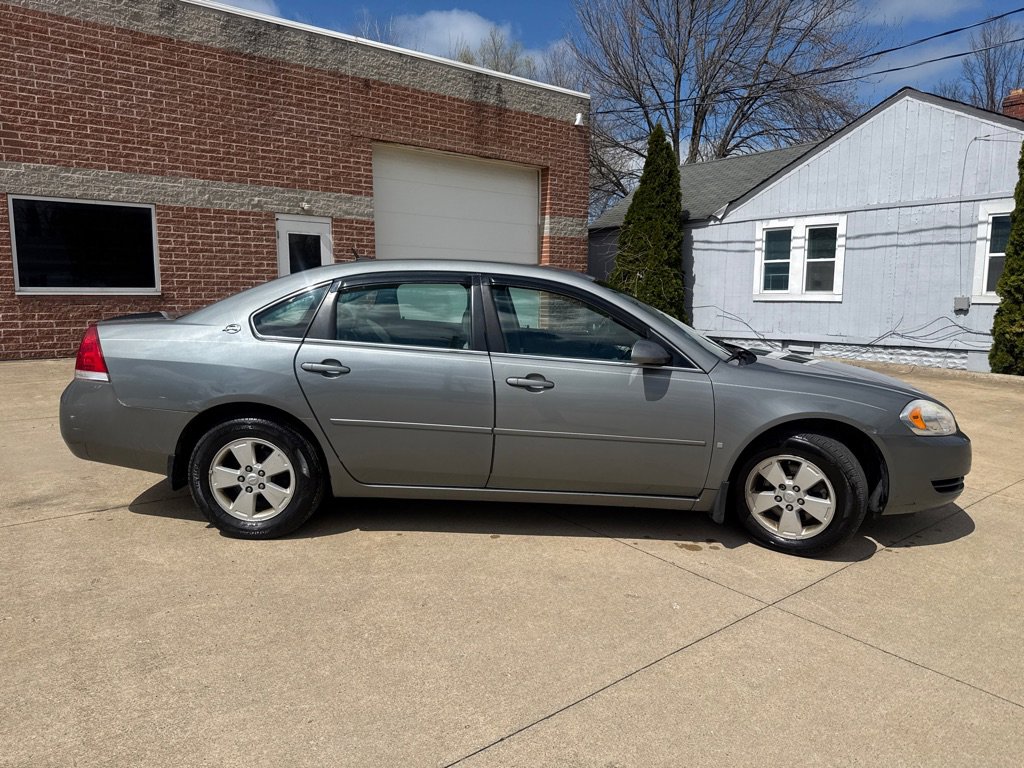Used 2008 Chevrolet Impala LT FWD image 4