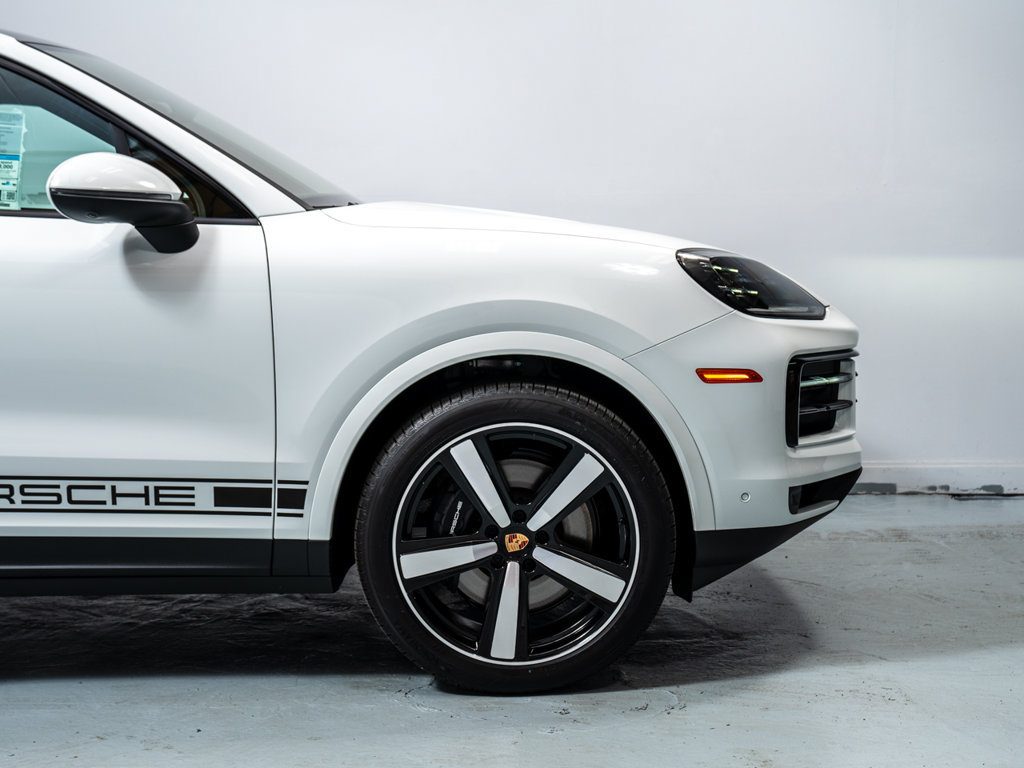 Used 2026 Porsche Cayenne Coupe AWD/4WD image 12