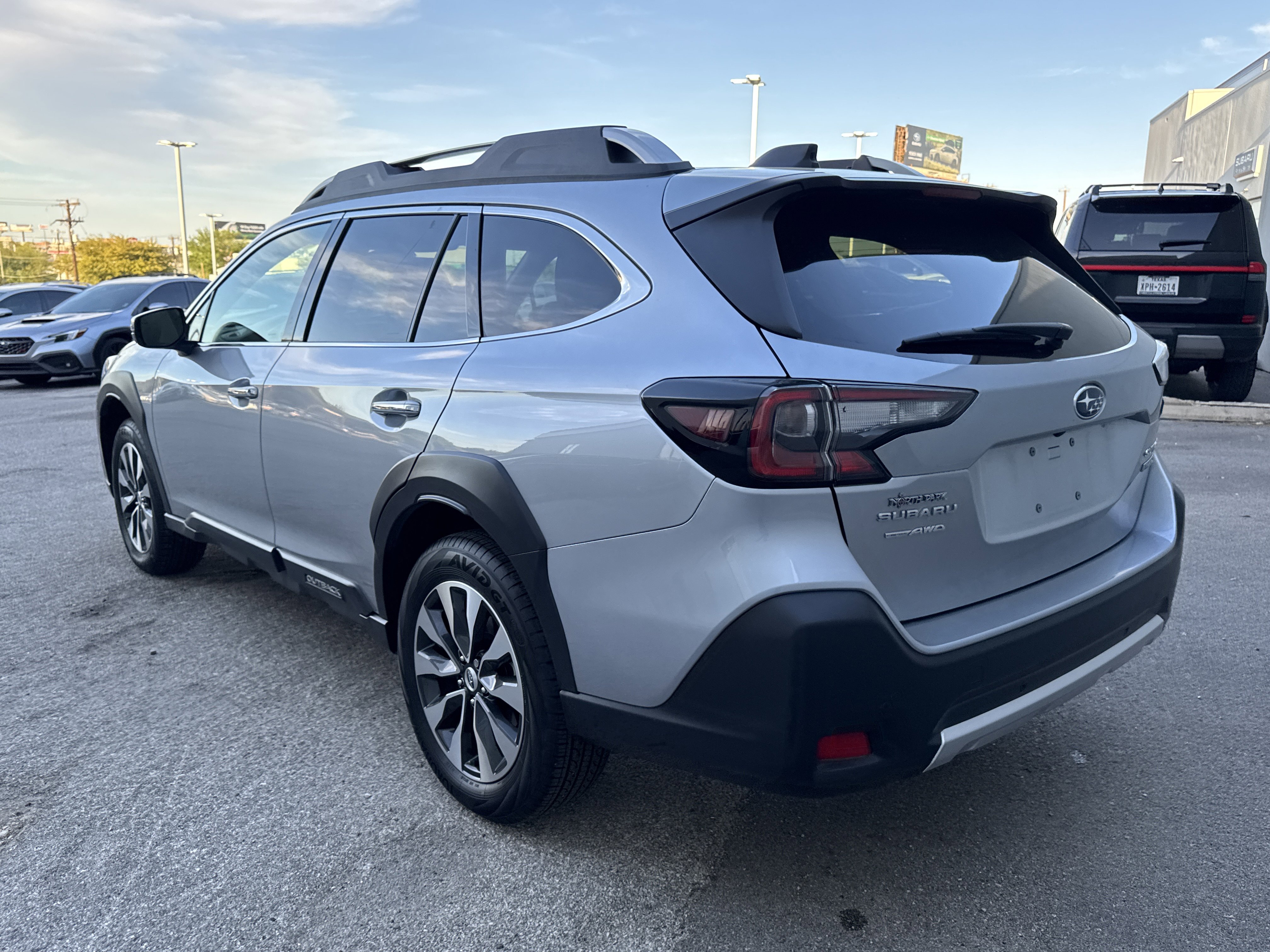 Used 2025 Subaru Outback Touring XT image 5