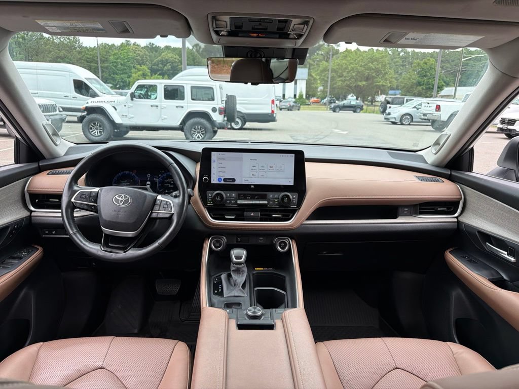 Used 2024 Toyota Grand Highlander AWD image 8