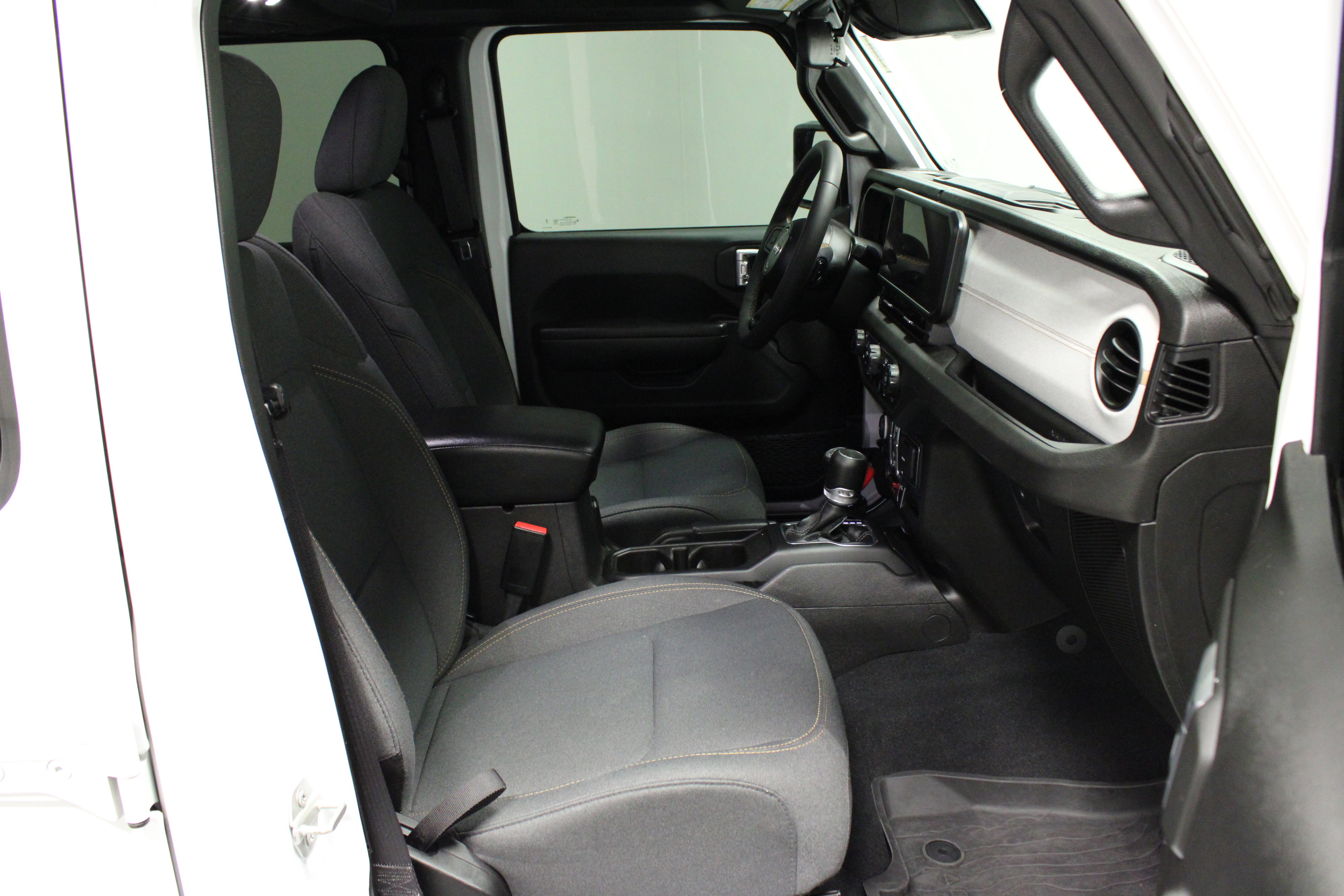 Used 2024 Jeep Wrangler Willys image 15