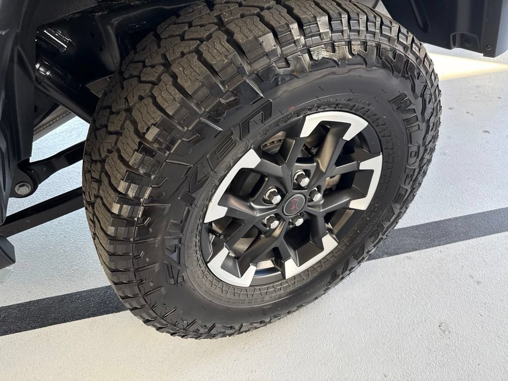 Used 2026 Jeep Gladiator Rubicon AWD/4WD image 9