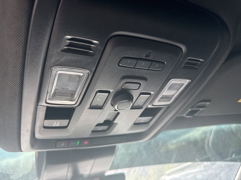 Used 2024 Chevrolet Tahoe High Country image 25