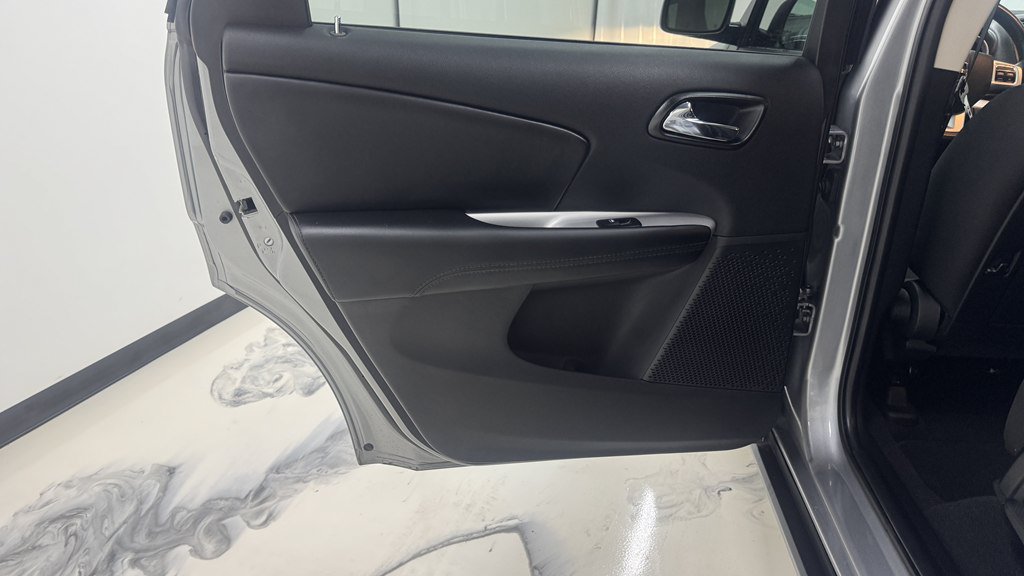 Used 2020 Dodge Journey SE w/ SE Popular Equipment Group FWD image 20