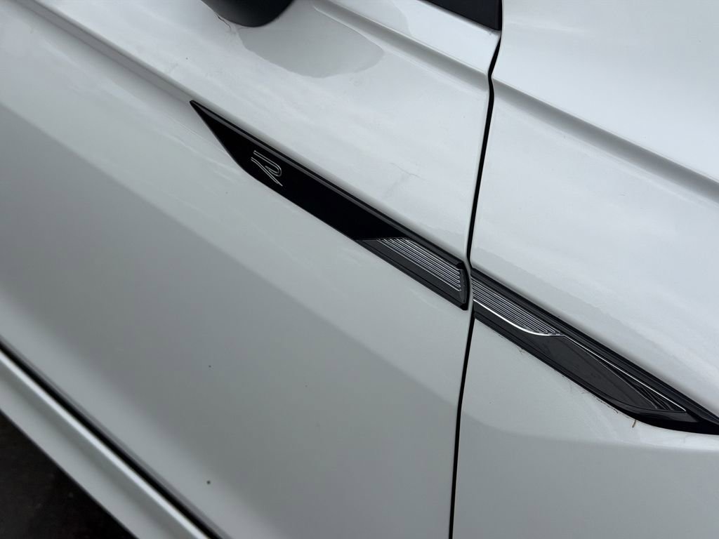 Used 2024 Volkswagen Tiguan SE R-Line FWD image 6