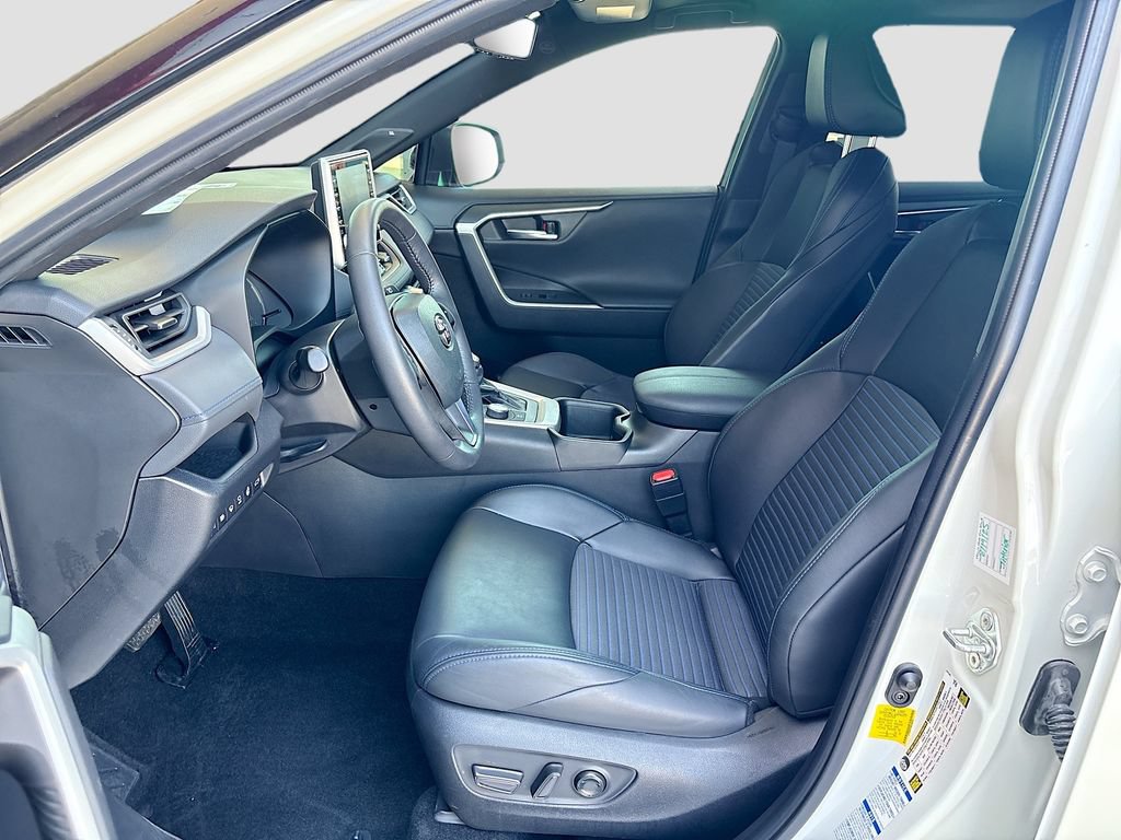 Used 2022 Toyota RAV4 XSE AWD/4WD image 19