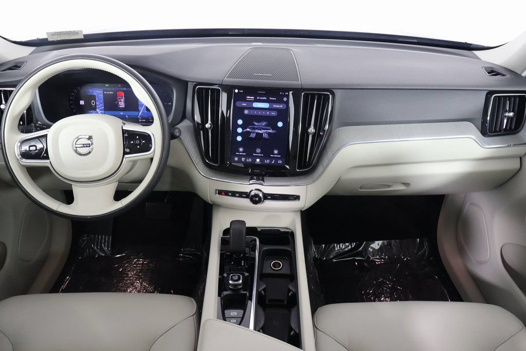 Used 2024 Volvo XC60 T8 Plus AWD/4WD image 8