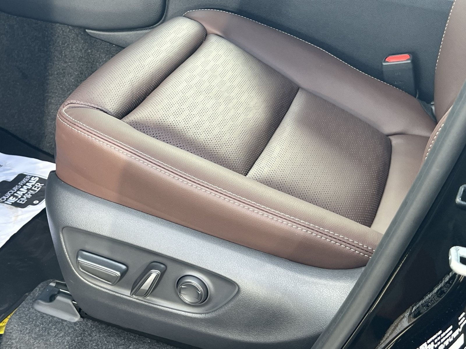 New 2027 Toyota Land Cruiser w/ Premium Package AWD/4WD image 8