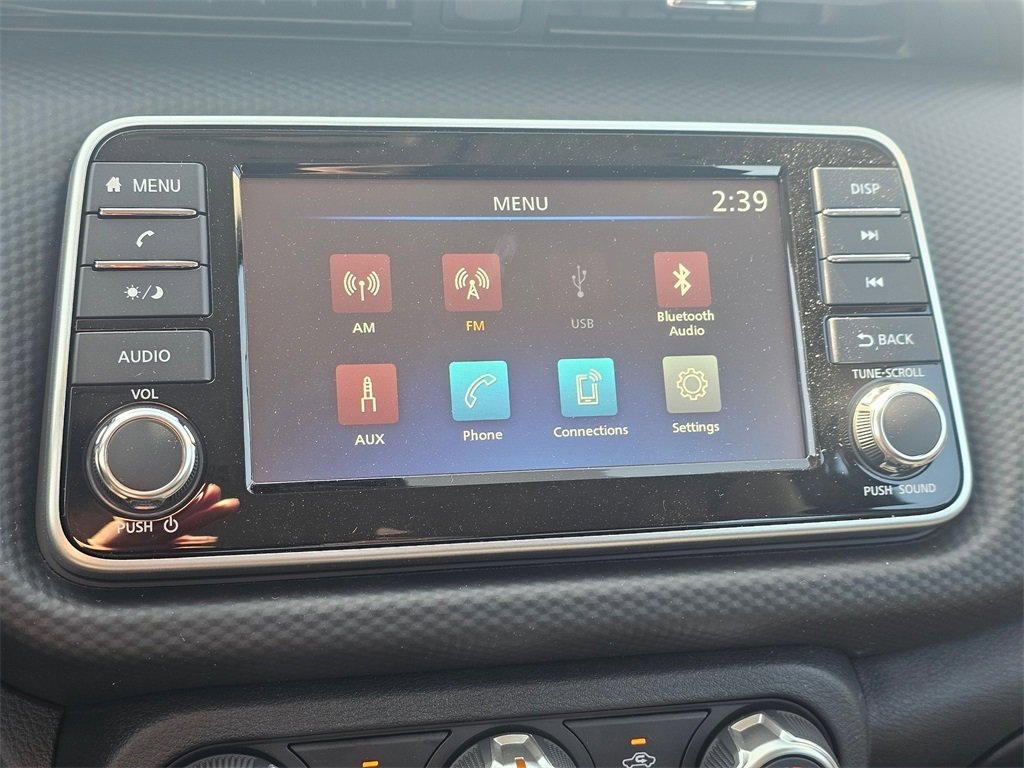 New 2025 Nissan Kicks Play S image 13