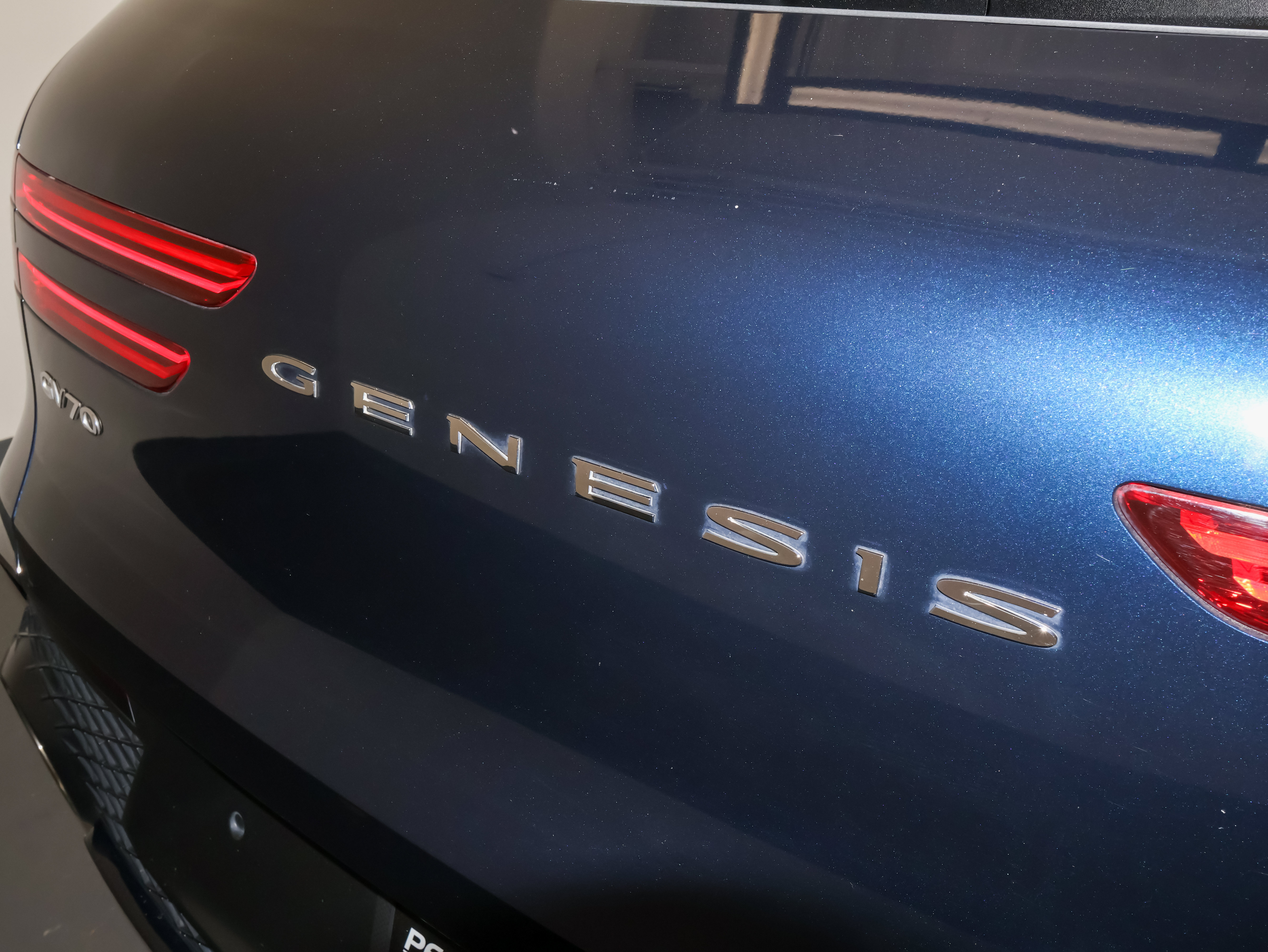Used 2023 Genesis GV70 3.5T Sport w/ Sport Prestige Package AWD/4WD image 48