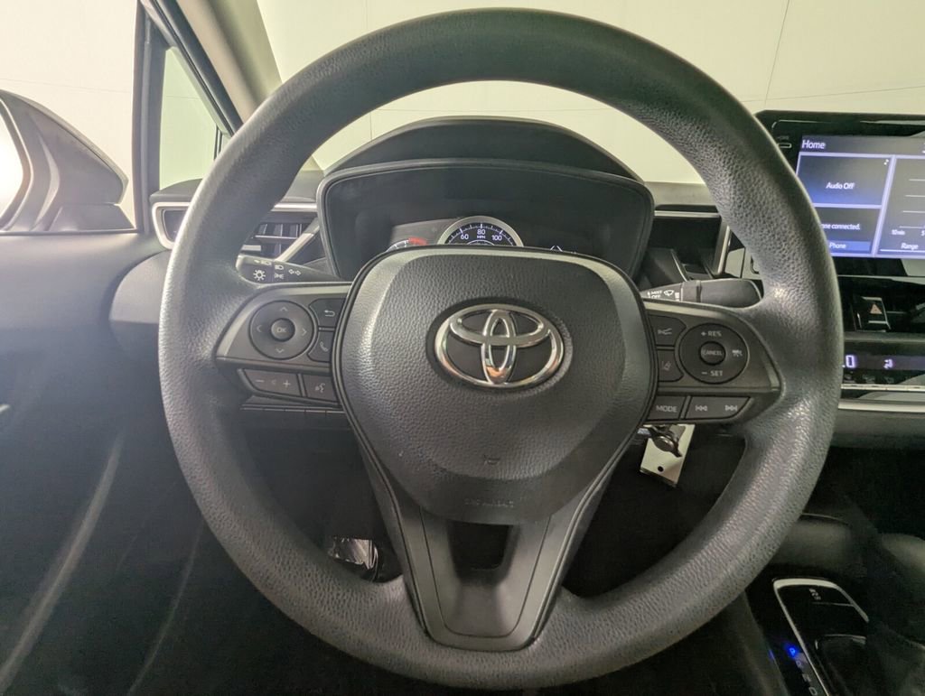 Used 2020 Toyota Corolla LE image 16