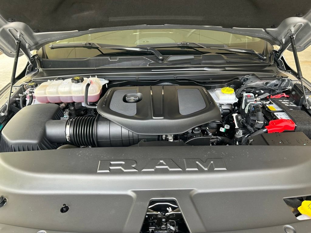 Used 2025 RAM 1500 Big Horn AWD/4WD image 12