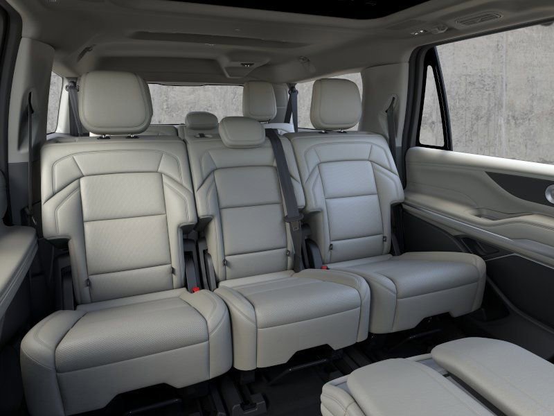 New 2026 Lincoln Navigator L Reserve AWD/4WD image 11