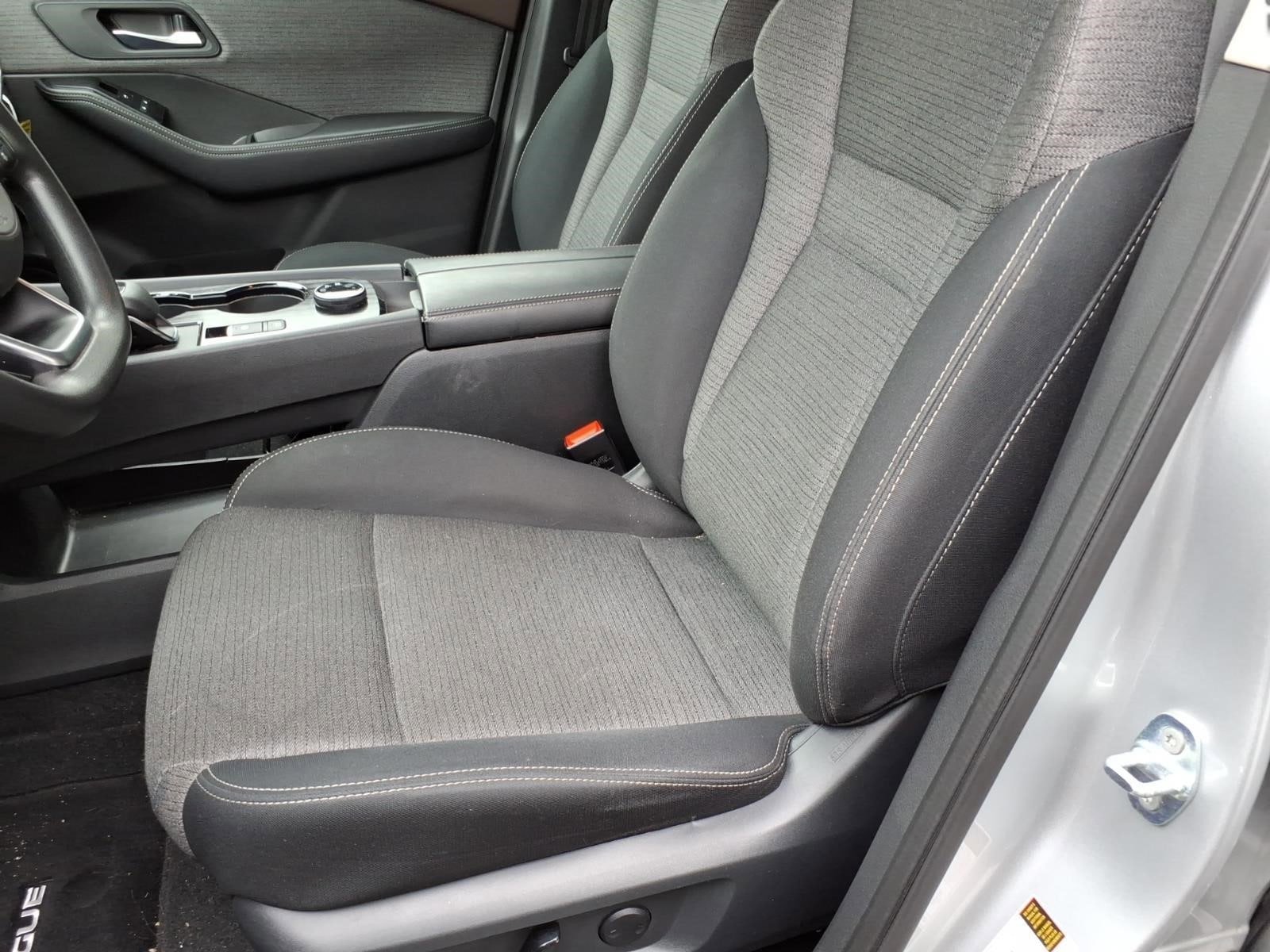 Used 2022 Nissan Rogue SV AWD/4WD image 10