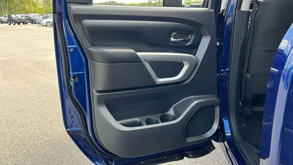 Used 2017 Nissan Titan SV image 27
