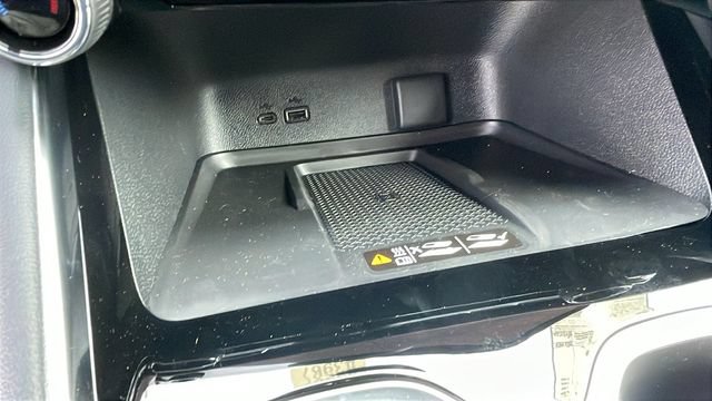 New 2026 Chevrolet Traverse LT w/ LPO, Floor Liner Package FWD image 17