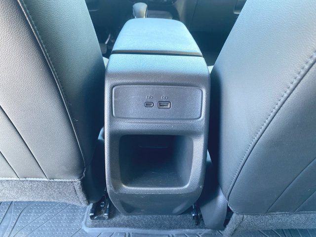 Used 2025 Chevrolet Trax LT w/ Sunroof Package FWD image 21