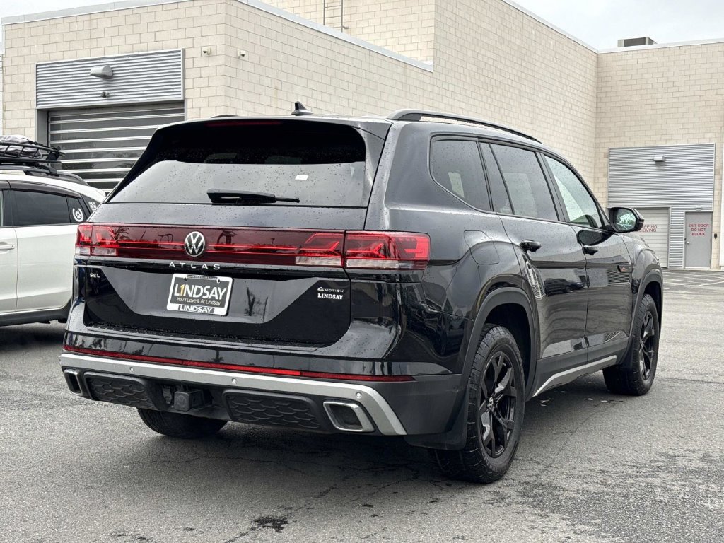 Used 2024 Volkswagen Atlas Peak Edition SEL AWD/4WD image 3