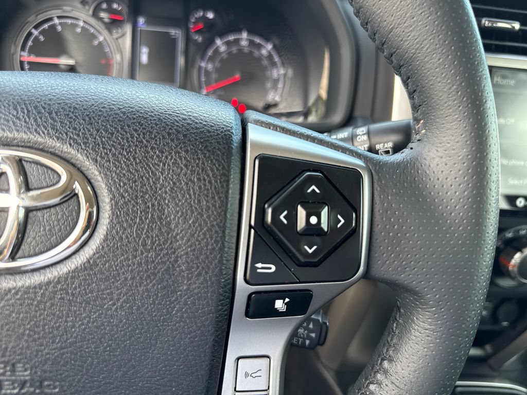 Used 2022 Toyota 4Runner SR5 Premium w/ Moonroof Package RWD image 17